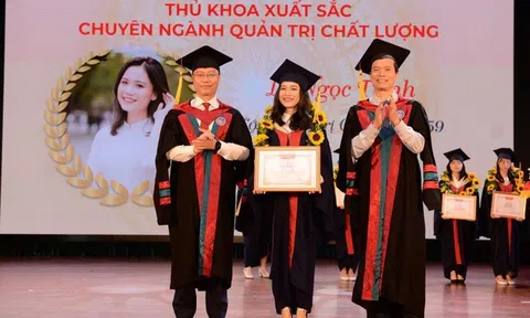 Vừa học vừa làm thêm, nữ sinh chia sẻ bí quyết trở thành thủ khoa