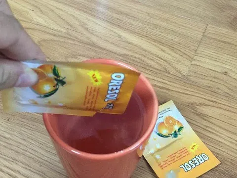 Từ vụ bé trai 15 tháng tuổi tử vong sau khi uống oresol quá đậm đặc trị tiêu chảy, bác sĩ khuyến cáo cách sử dụng oresol an toàn